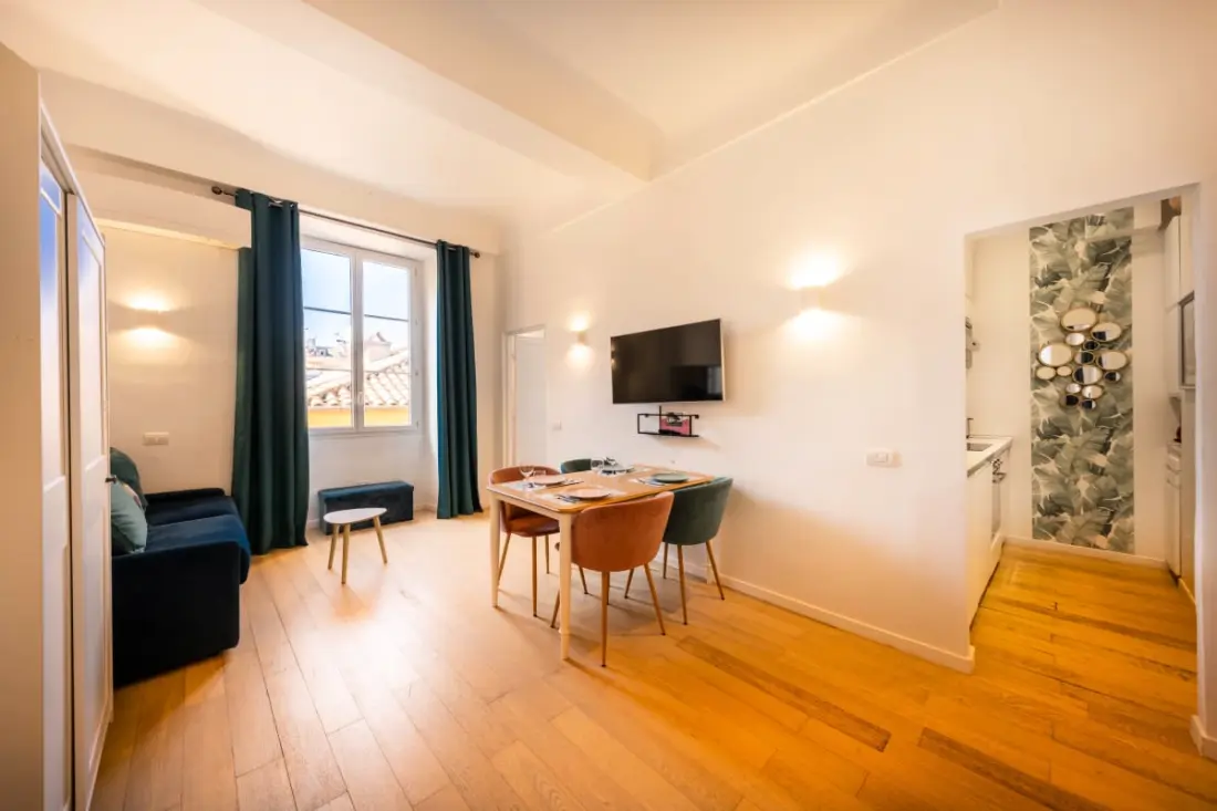 06a3 - Bel Appartement Au Cœur Du Vieux Nice