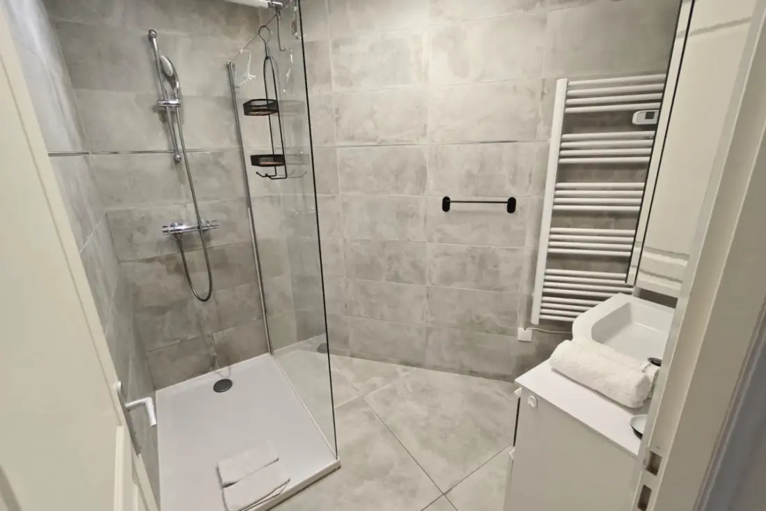 Appart 2 Chambres – Calme &amp; Lumineux – Proche Tram