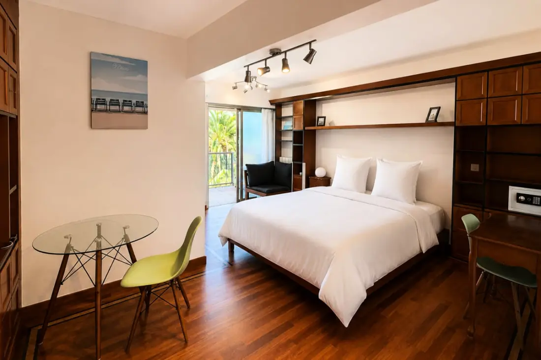 Appart Avec Balcon Et Piscine Près De La Mer