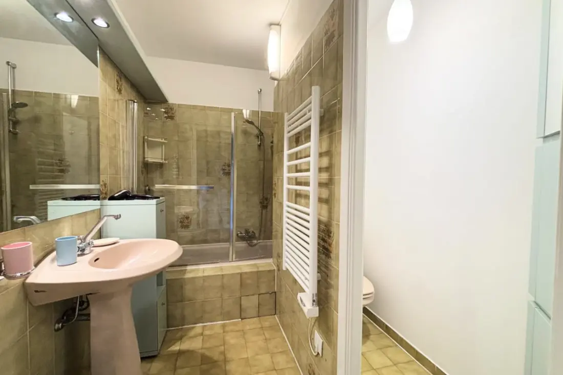 Appart Avec Balcon Et Piscine Près De La Mer