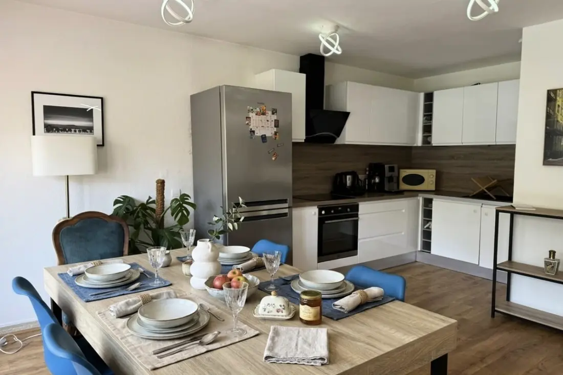 Appartement Familial Avec Terrasse Près De La Mer
