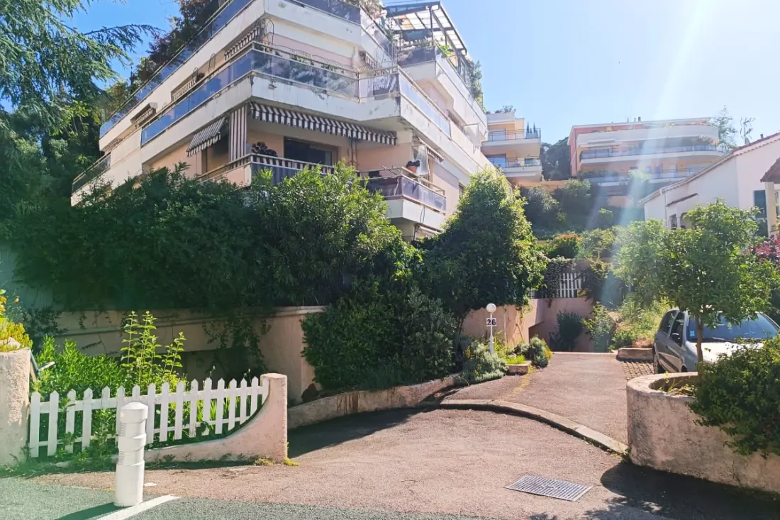Appartement Rénové Avec Terrasse Et Jardin