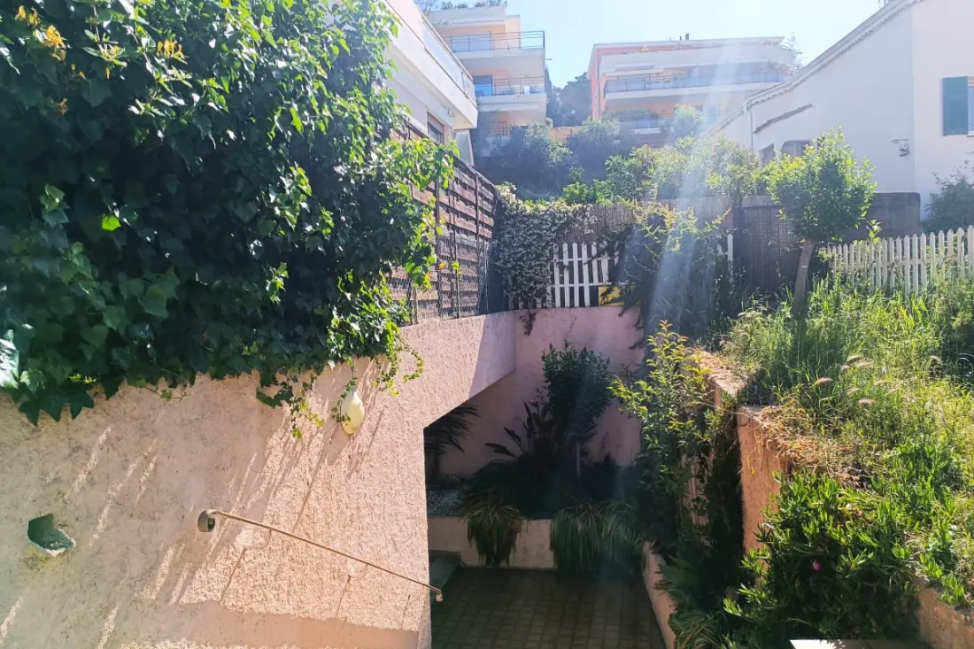 Appartement Rénové Avec Terrasse Et Jardin