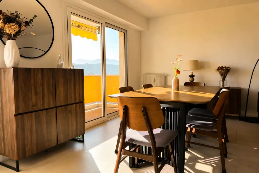 Appartement Rénové Avec Terrasse Et Vue Dégagée
