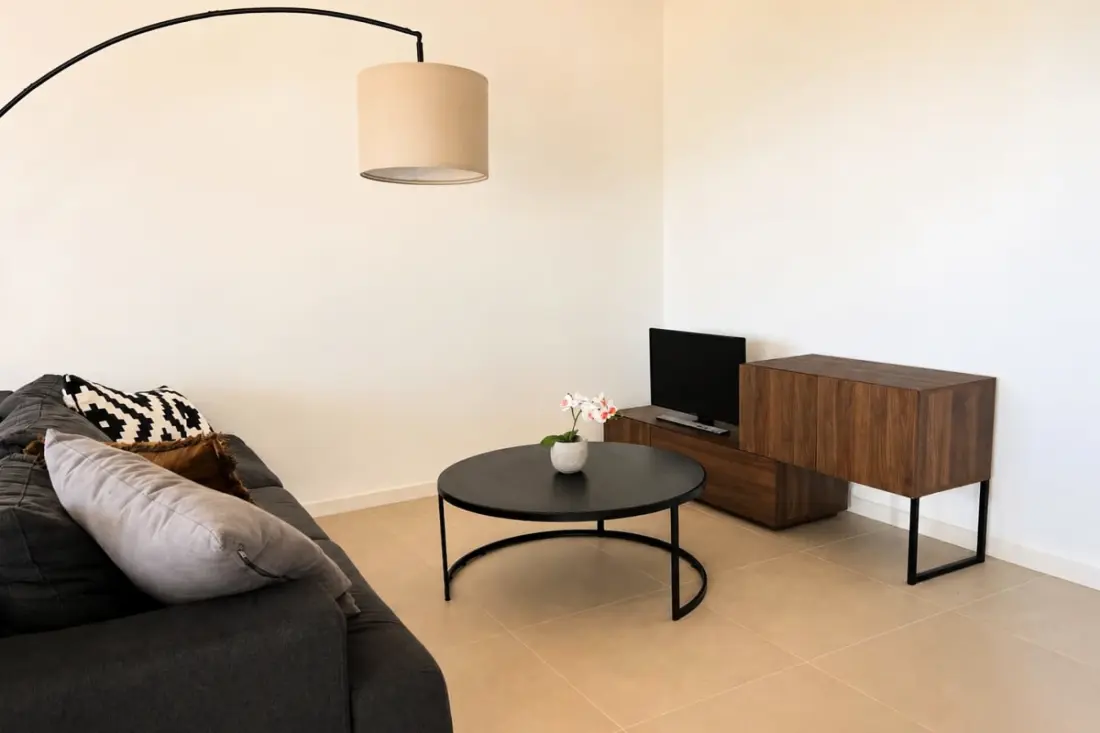 Appartement Rénové Avec Terrasse Et Vue Dégagée