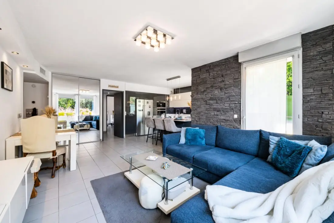 Appartement Traversant Avec Terrasse