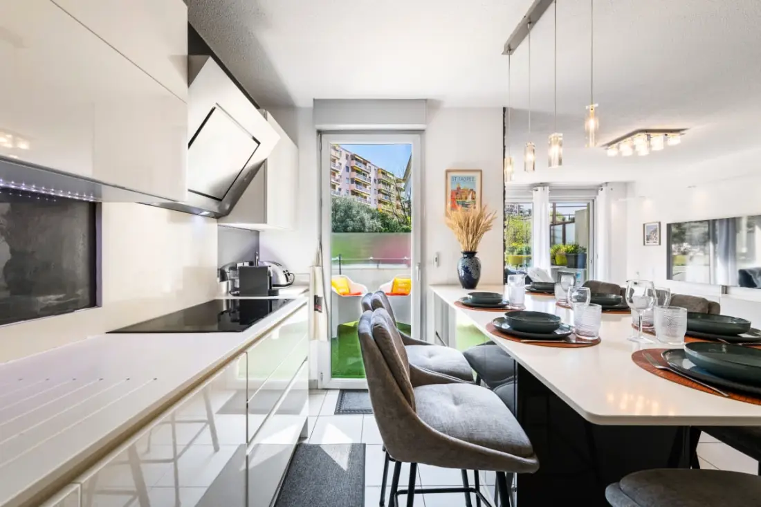 Appartement Traversant Avec Terrasse