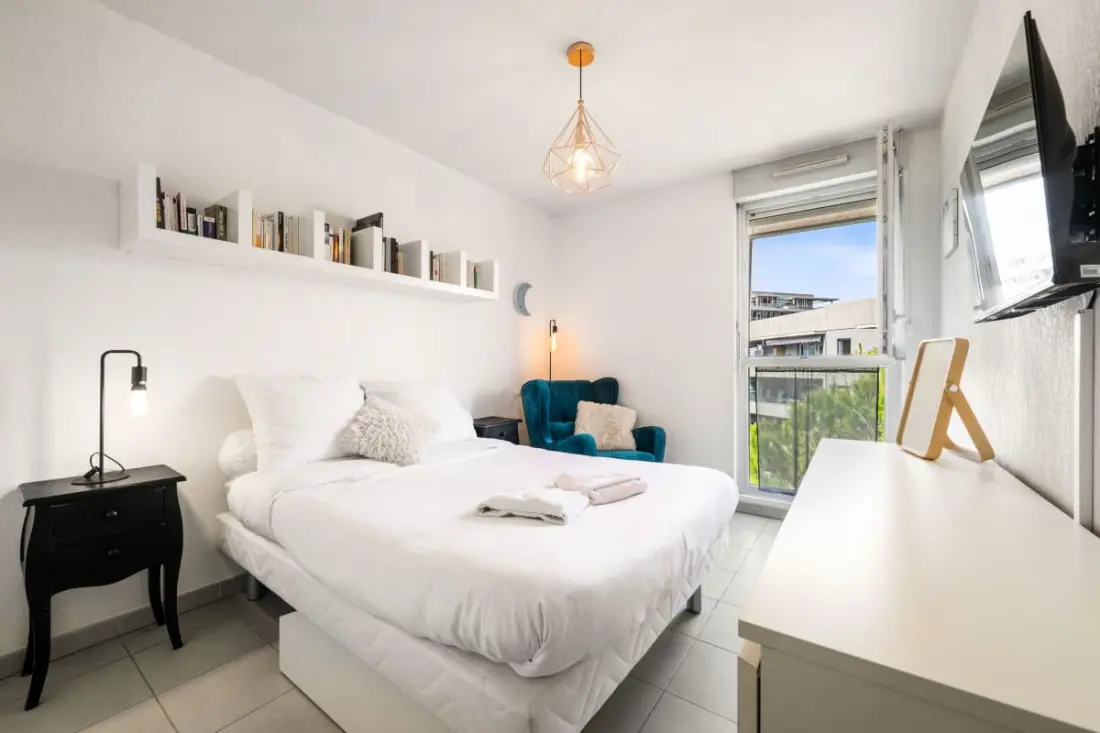 Appartement Traversant Avec Terrasse