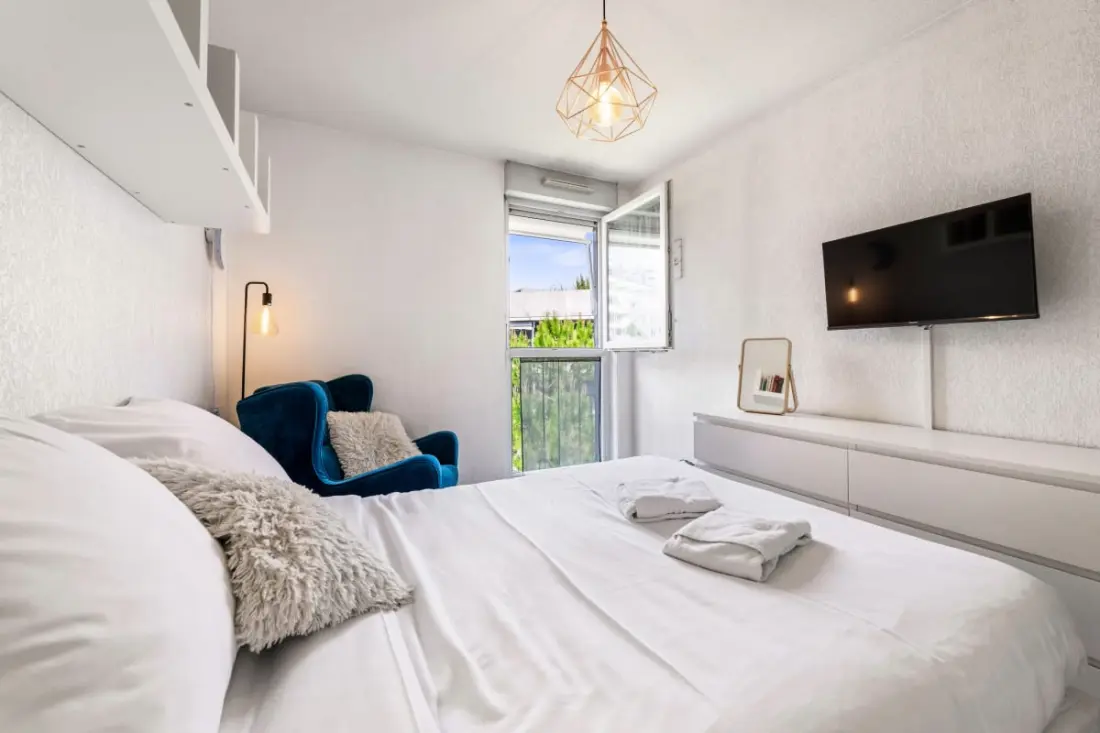 Appartement Traversant Avec Terrasse