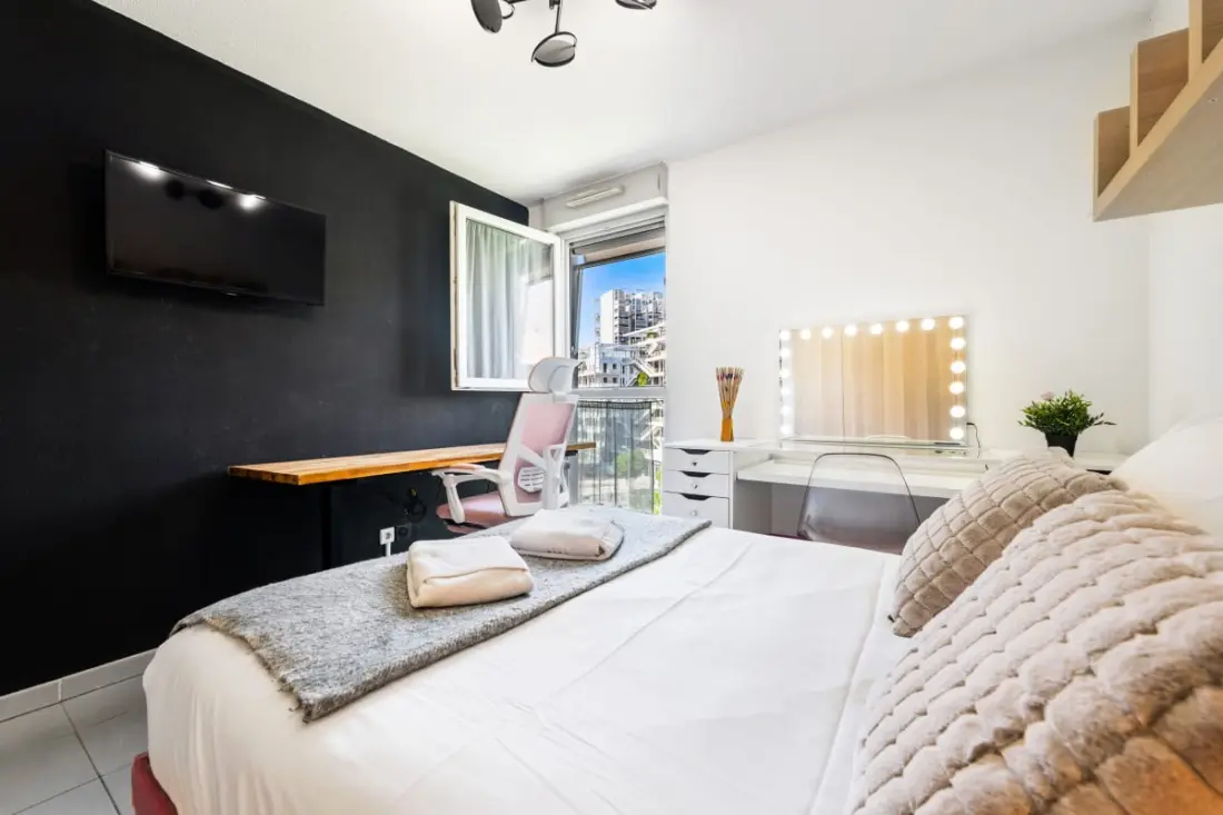 Appartement Traversant Avec Terrasse