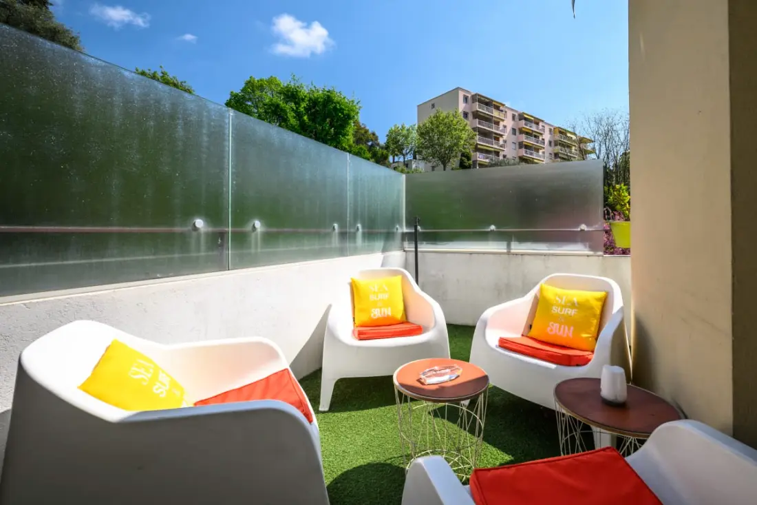 Appartement Traversant Avec Terrasse