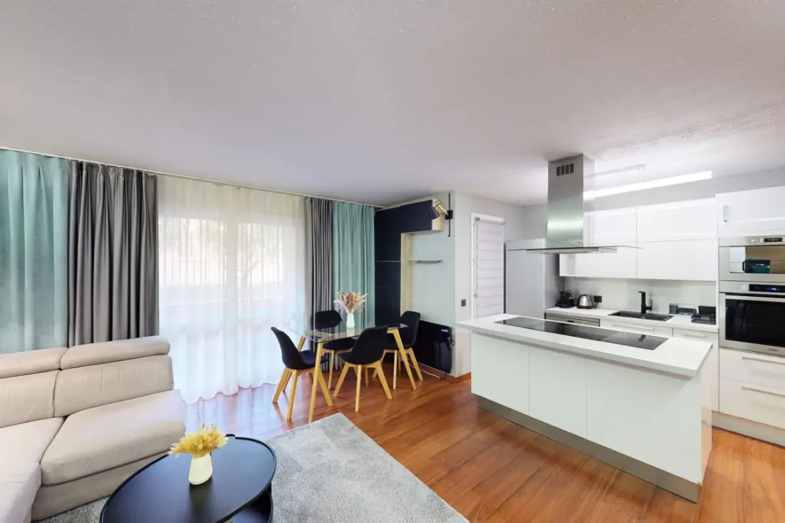 Beau Apt Avec Balcon - 5 Min De La Plage