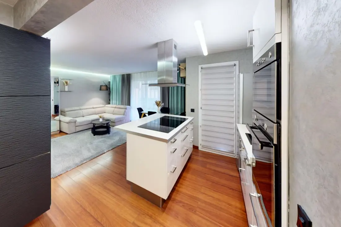 Beau Apt Avec Balcon - 5 Min De La Plage