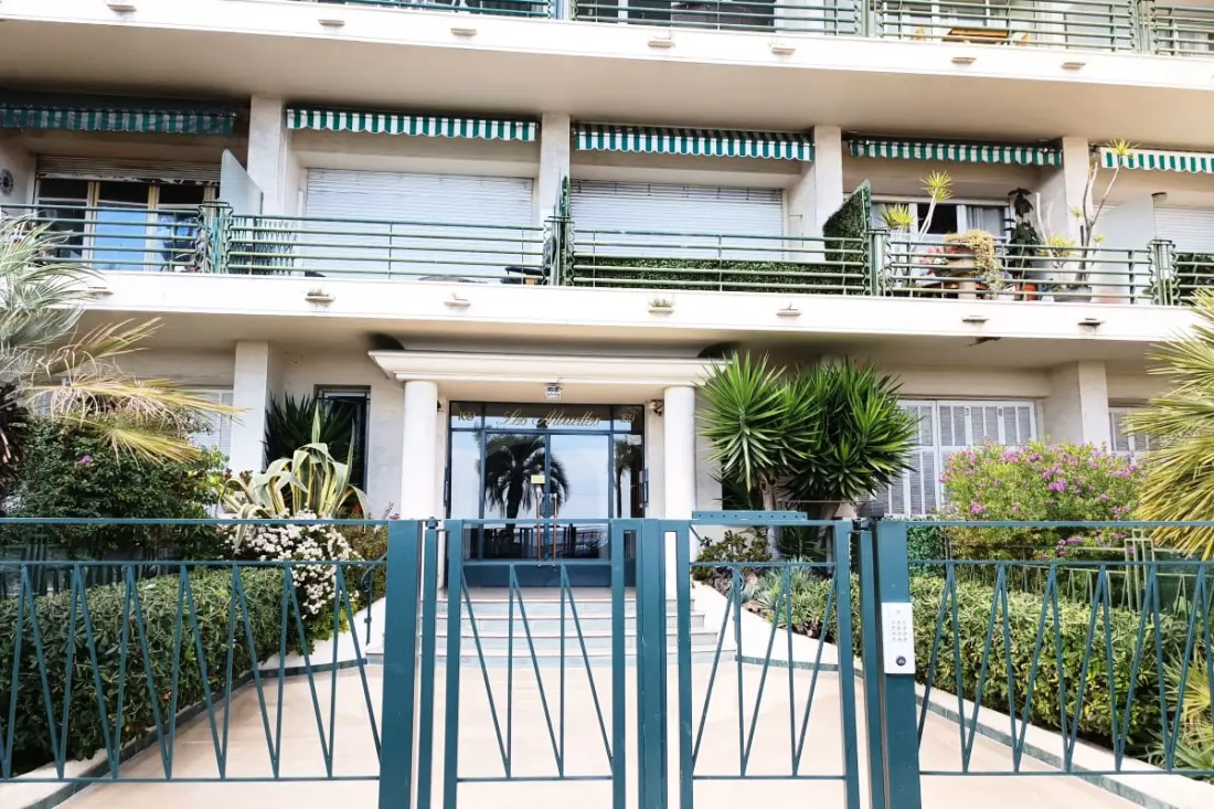 Charmant T1 Avec Terrasse Et Vue Sur Mer