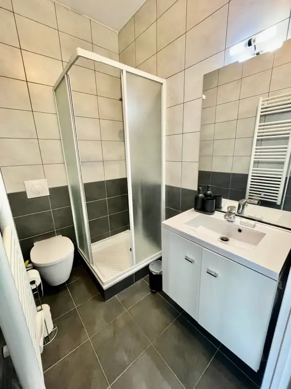 Joli Deux Pièces Avec Balcon à Nice