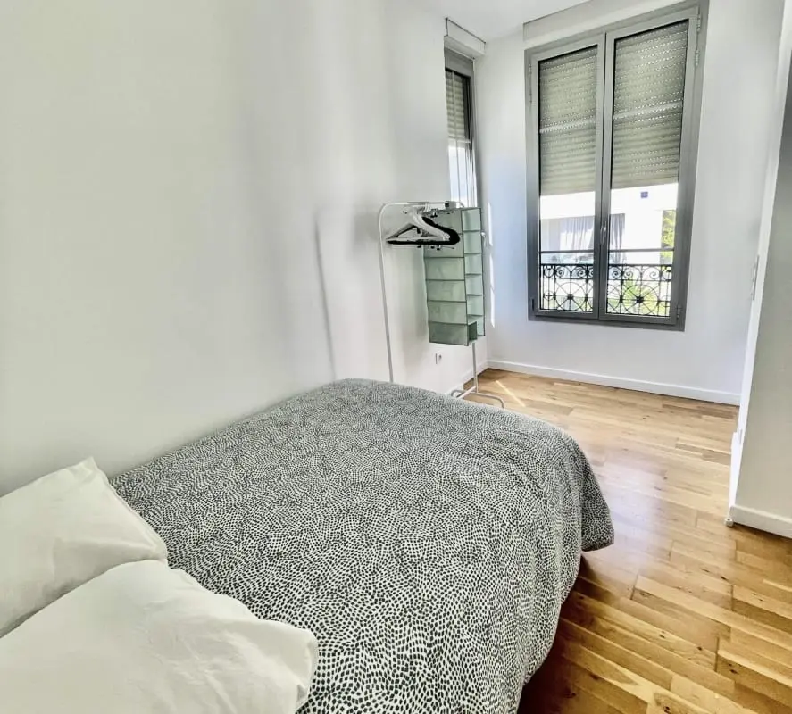 Joli Deux Pièces Avec Balcon à Nice