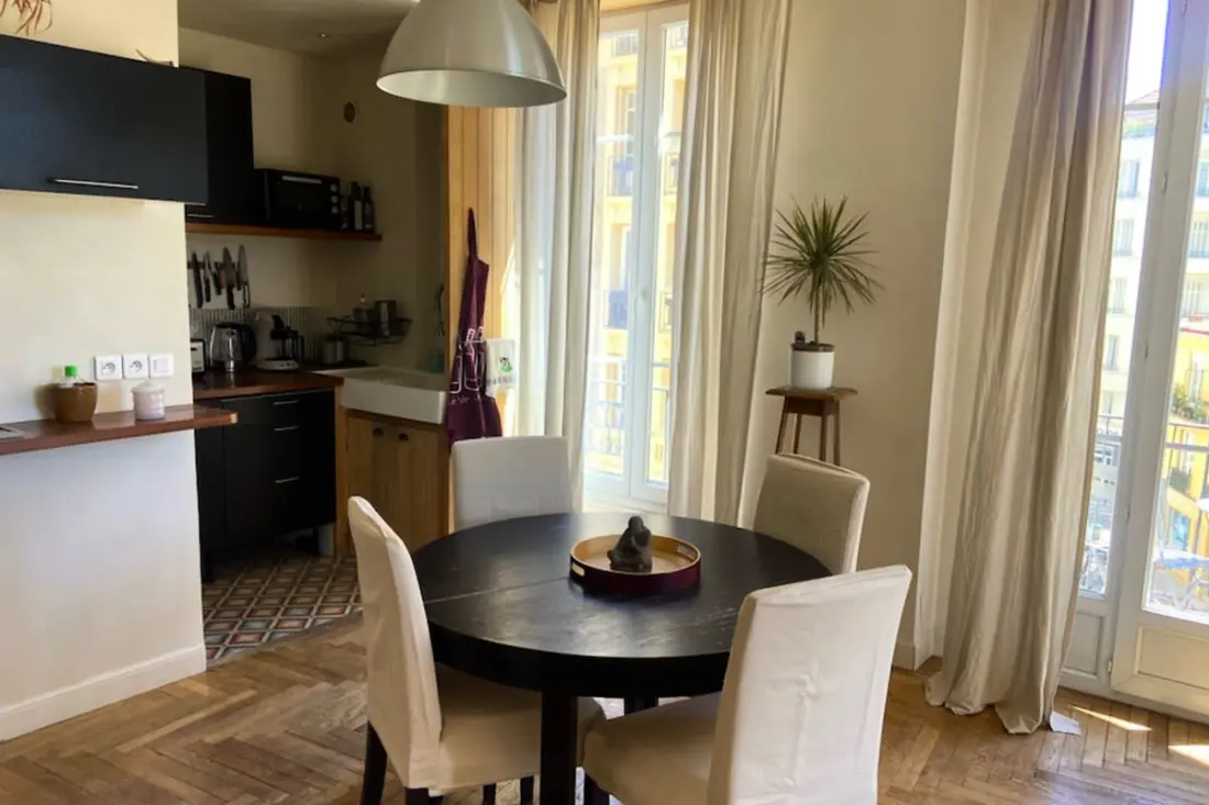 Joli 56m² Avec Balcon En Rotonde Près De La Mer