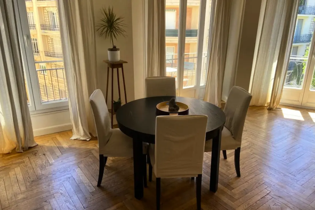 Joli 56m² Avec Balcon En Rotonde Près De La Mer