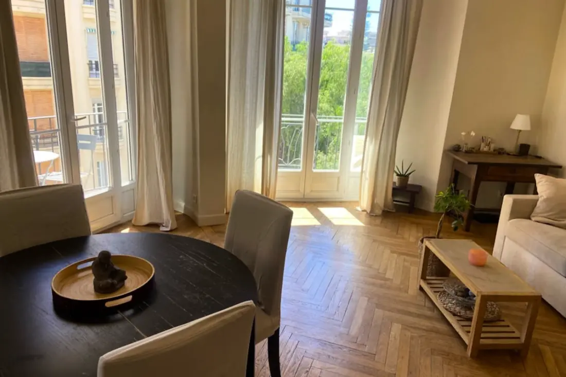 Joli 56m² Avec Balcon En Rotonde Près De La Mer