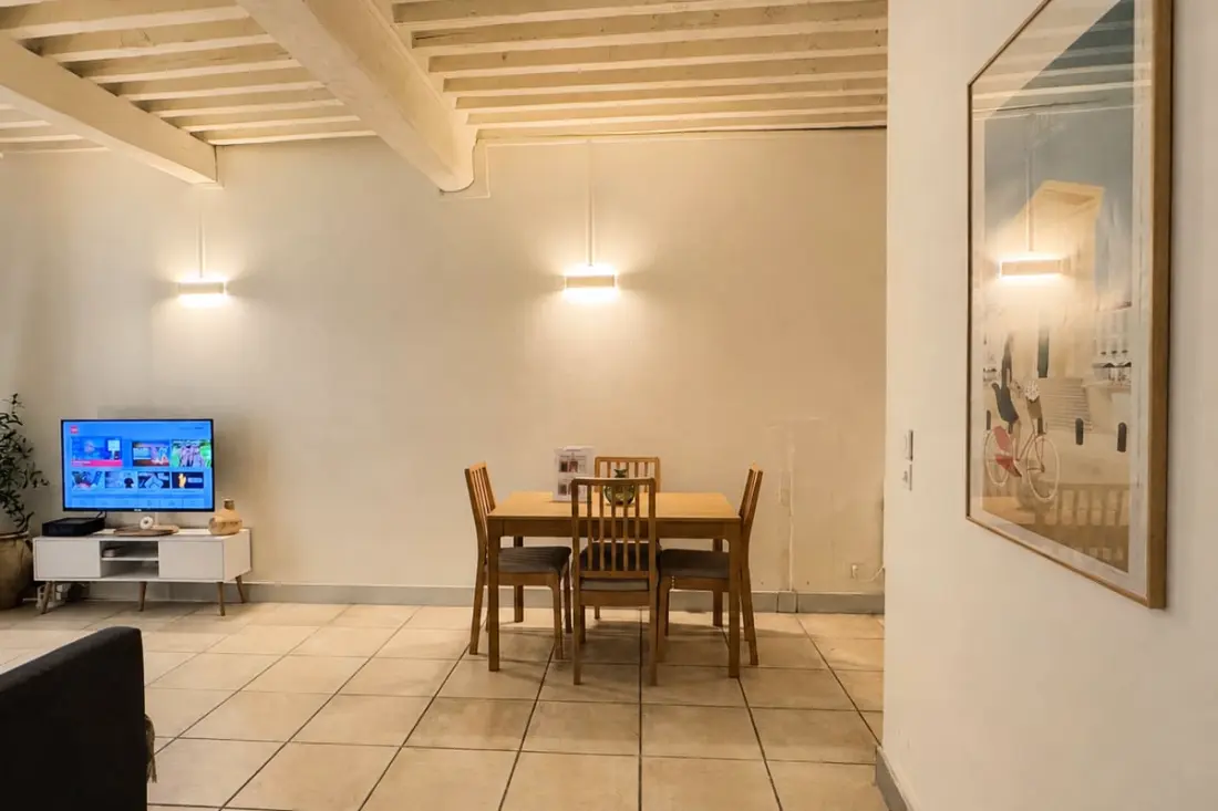 Appartement Lumineux Avec Terrasse Centre Nîmes