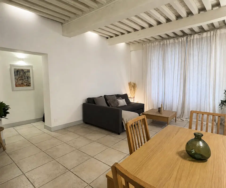 Appartement Lumineux Avec Terrasse Centre Nîmes