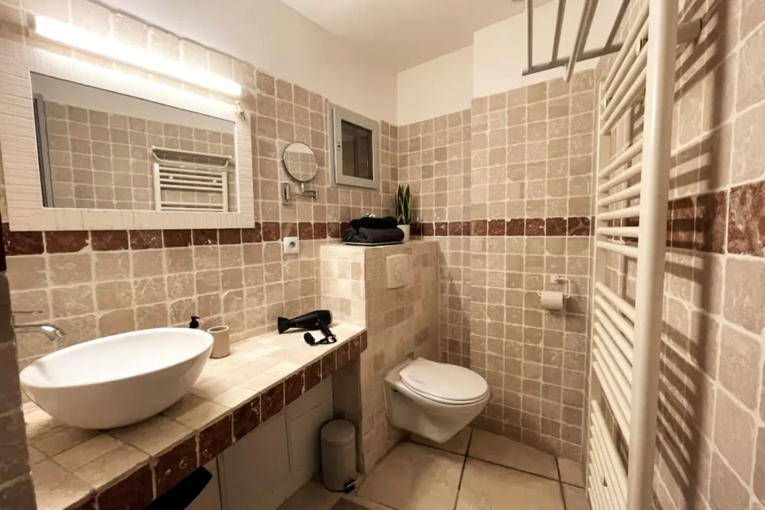 Appartement Lumineux Avec Terrasse Centre Nîmes