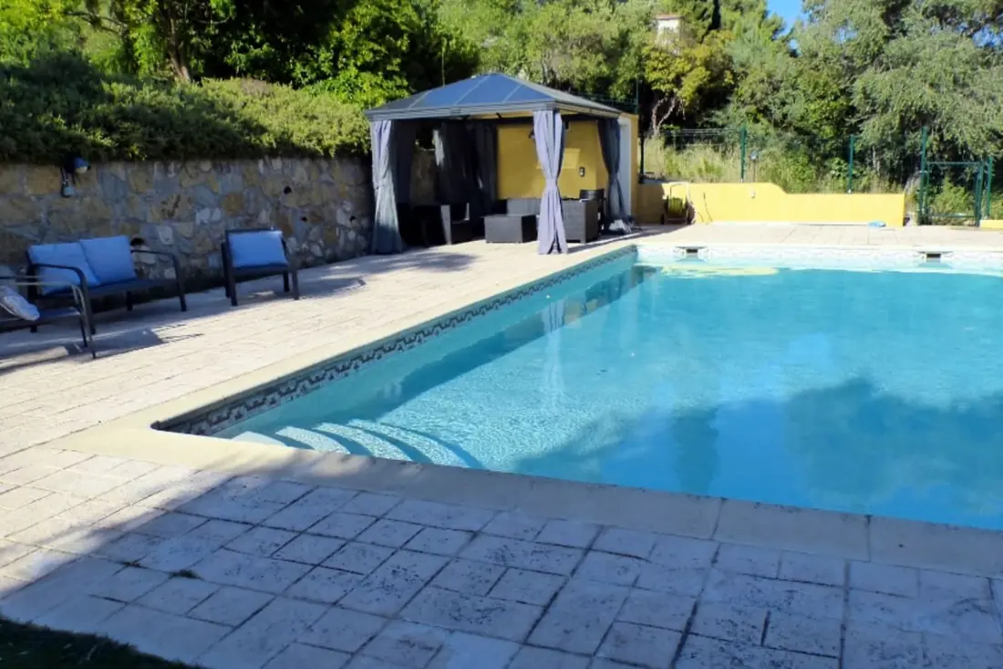 Belle Maison Avec Jardin Et Piscine Privée
