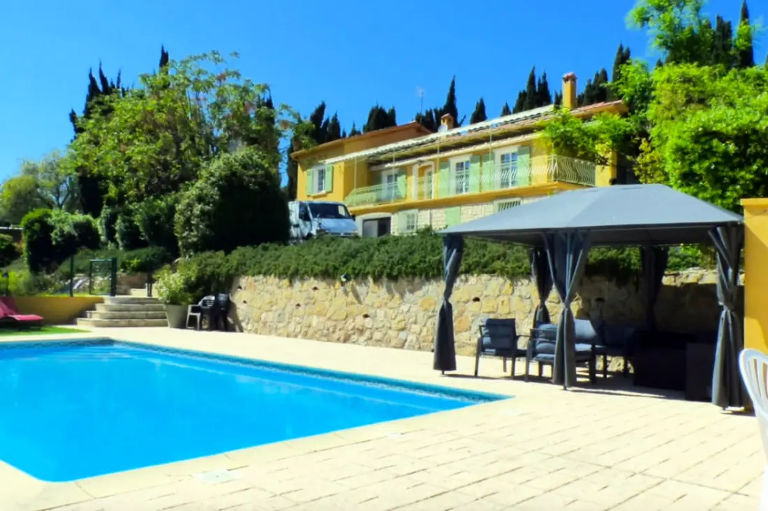 Belle Maison Avec Jardin Et Piscine Privée