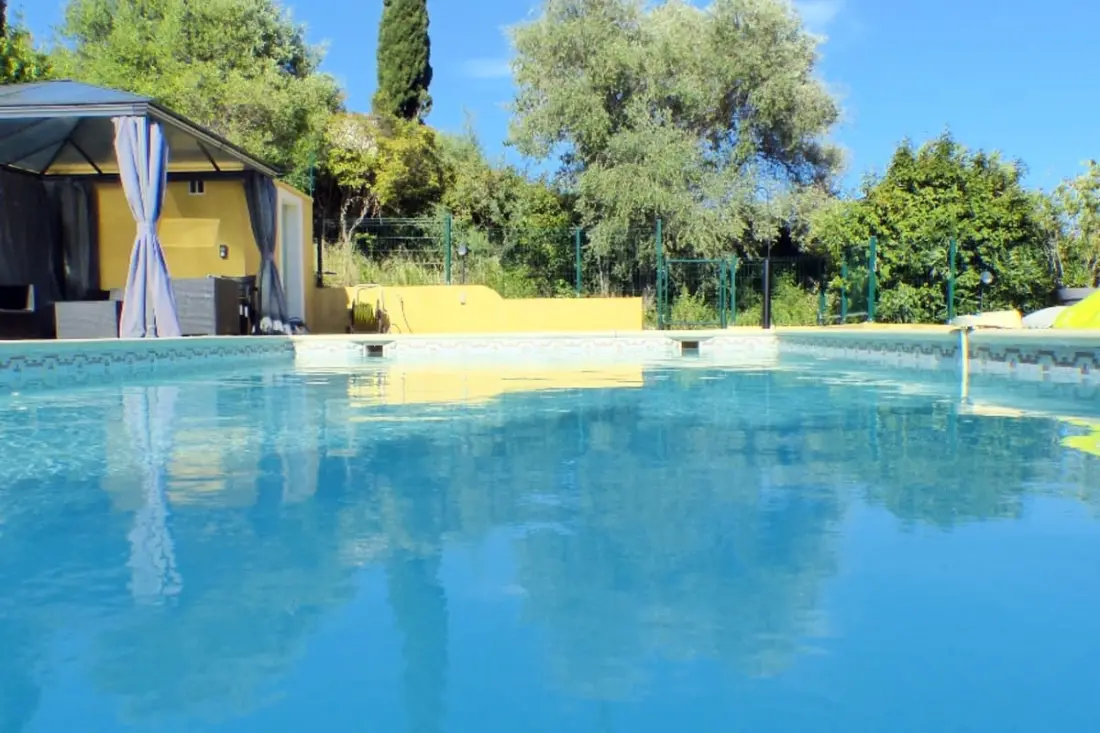 Belle Maison Avec Jardin Et Piscine Privée
