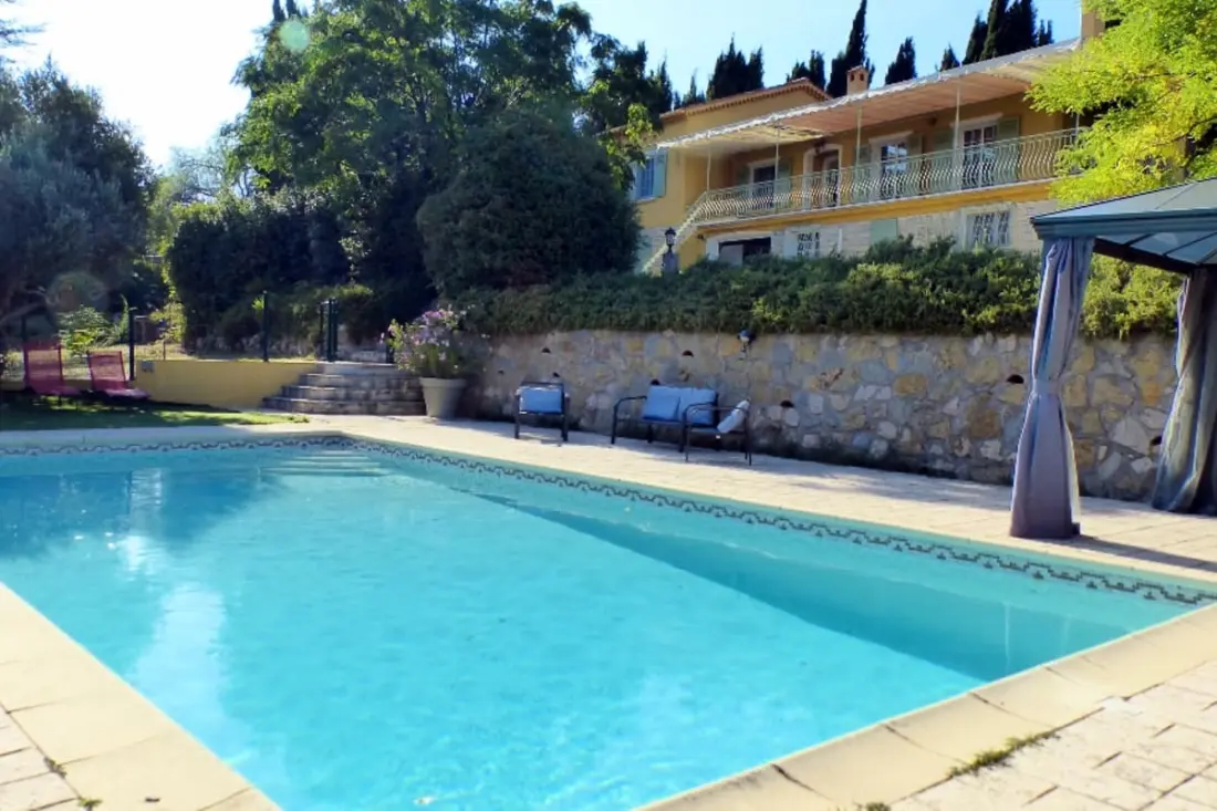Belle Maison Avec Jardin Et Piscine Privée