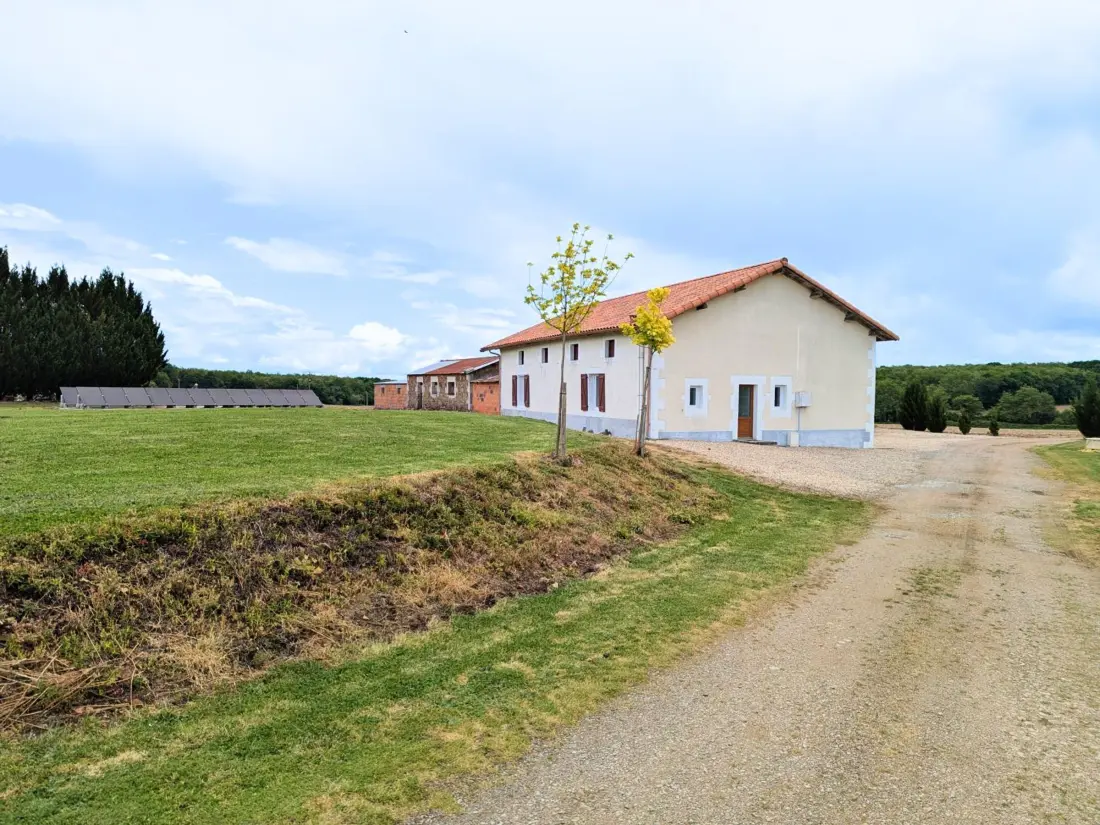 Maison de Vacances Oradour-Fanais 2