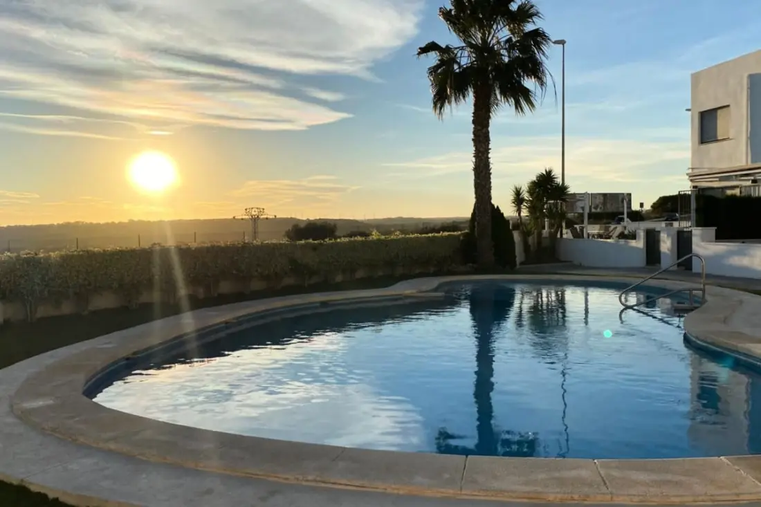 Appartement Moderne Avec Piscine, Terrasse Et Solarium équipé
