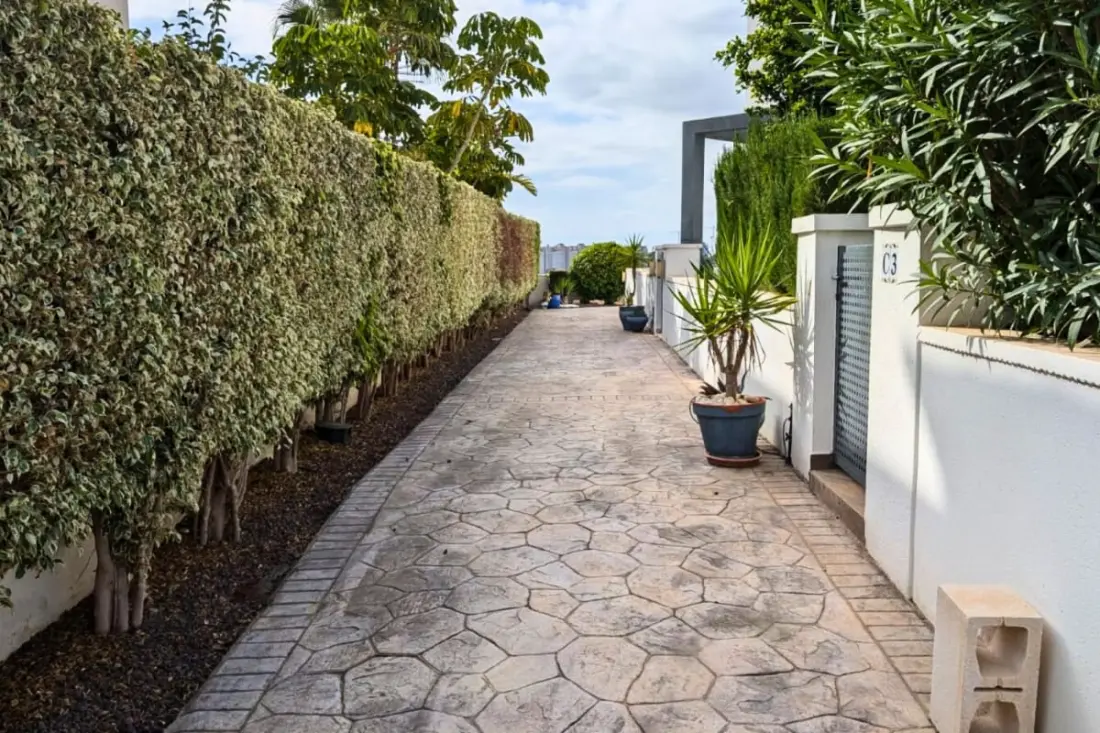 Appartement Moderne Avec Piscine, Terrasse Et Solarium équipé