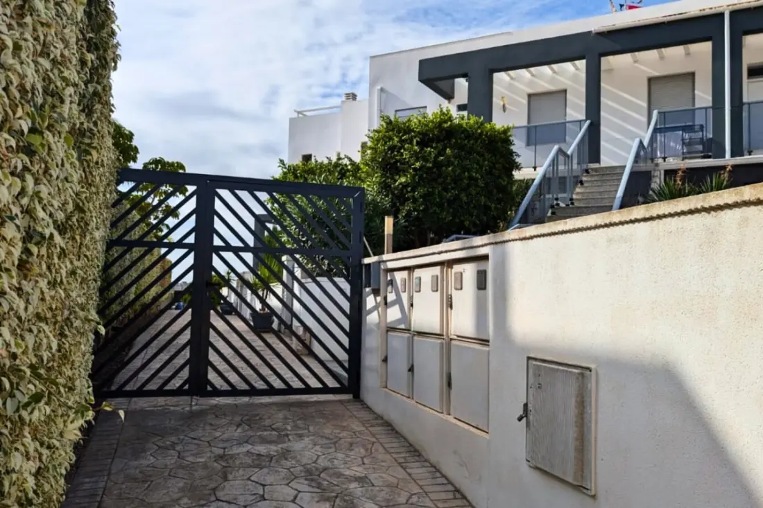 Appartement Moderne Avec Piscine, Terrasse Et Solarium équipé