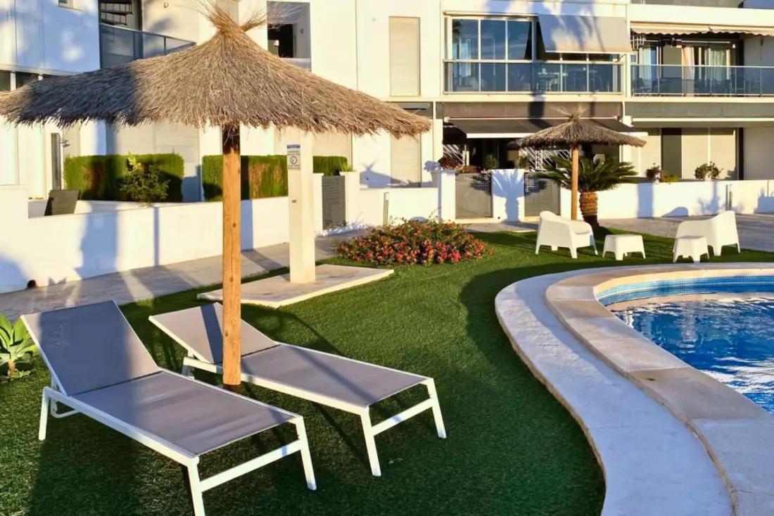 Appartement Moderne Avec Piscine, Terrasse Et Solarium équipé