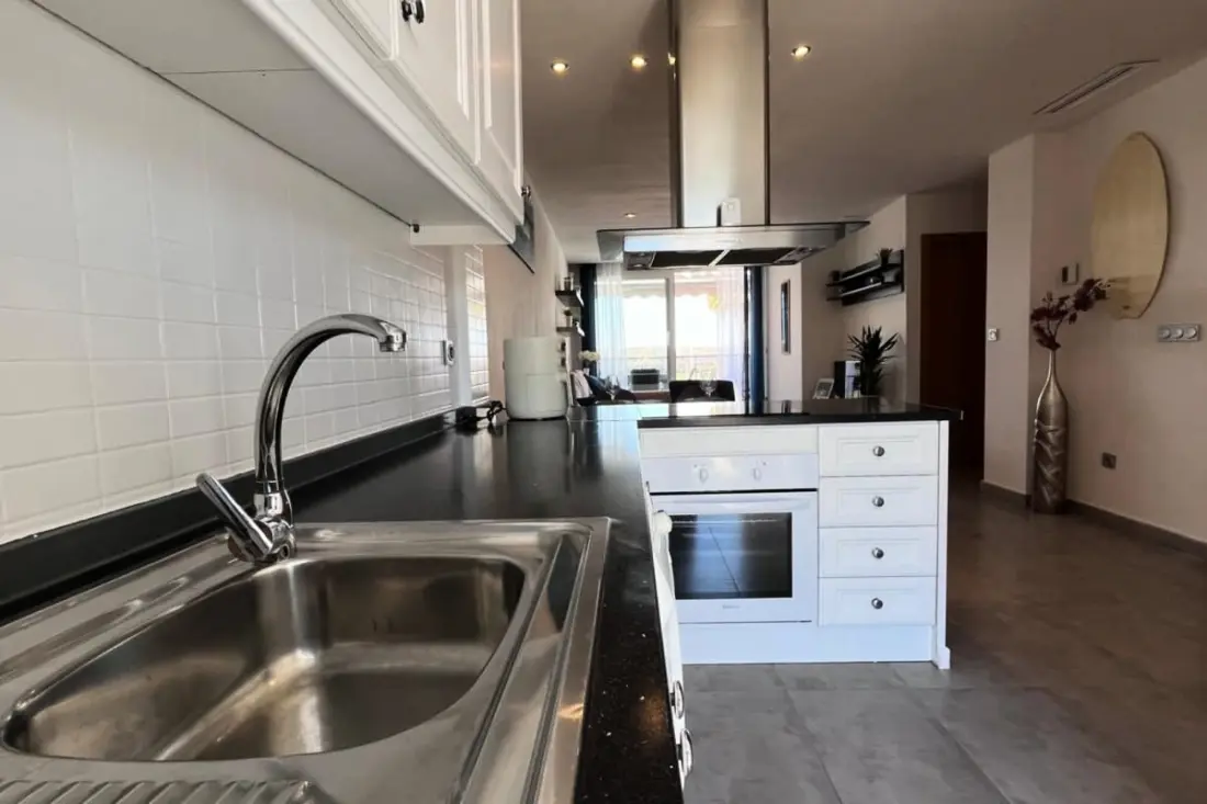 Appartement Moderne Avec Piscine, Terrasse Et Solarium équipé