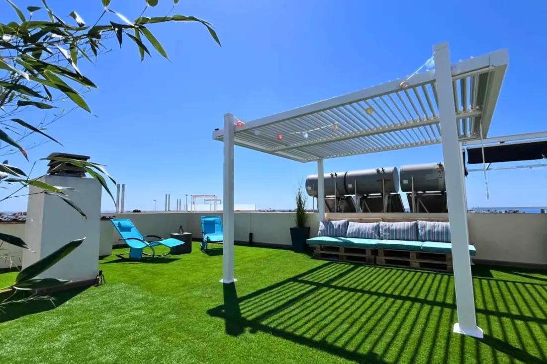 Appartement Moderne Avec Piscine, Terrasse Et Solarium équipé