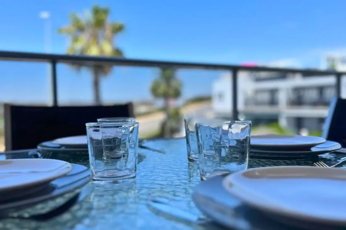 Appartement Moderne Avec Piscine, Terrasse Et Solarium équipé
