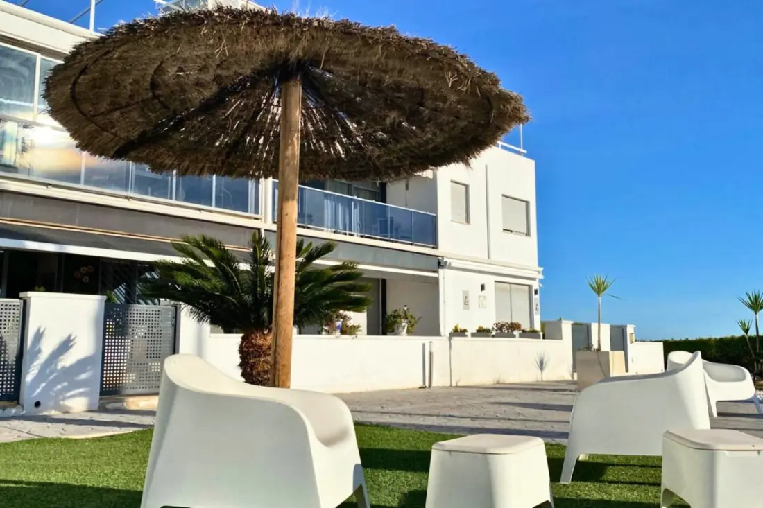 Appartement Moderne Avec Piscine, Terrasse Et Solarium équipé