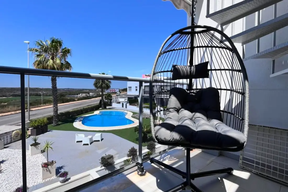 Appartement Moderne Avec Piscine, Terrasse Et Solarium équipé