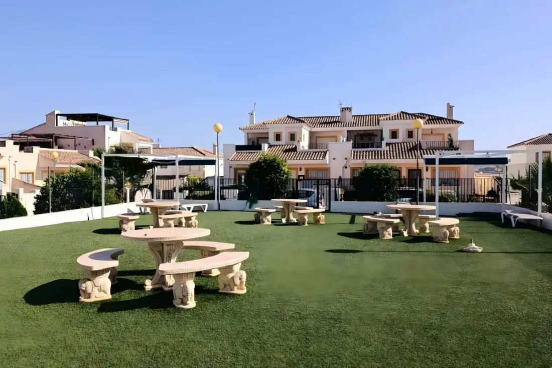 Soleil, Golf Et Piscine : La Villa Idéale Pour Vos Vacances !