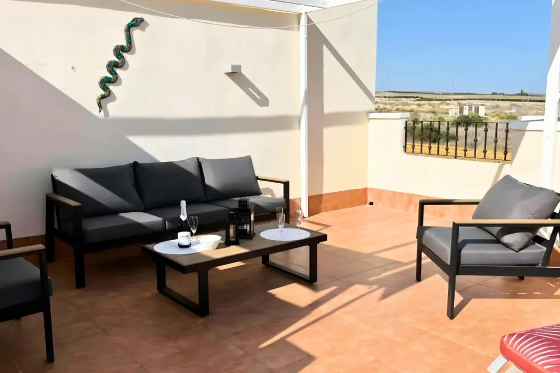 Soleil, Golf Et Piscine : La Villa Idéale Pour Vos Vacances !