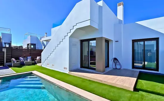 Golf, Soleil Et Piscine Privée Pour Un Séjour De Rêve !
