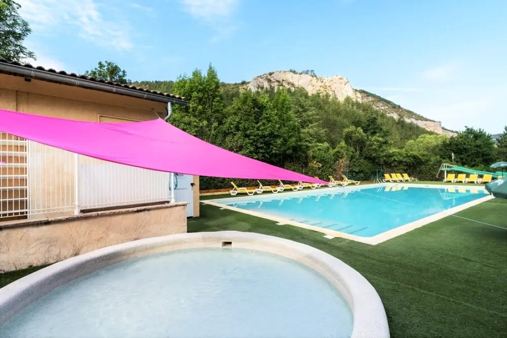 Camping Les Princes d'Orange 3 étoiles★★★