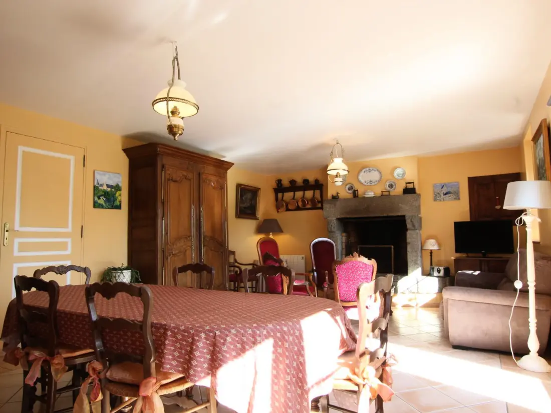 Maison de Vacances ORVAL SUR SIENNE 2