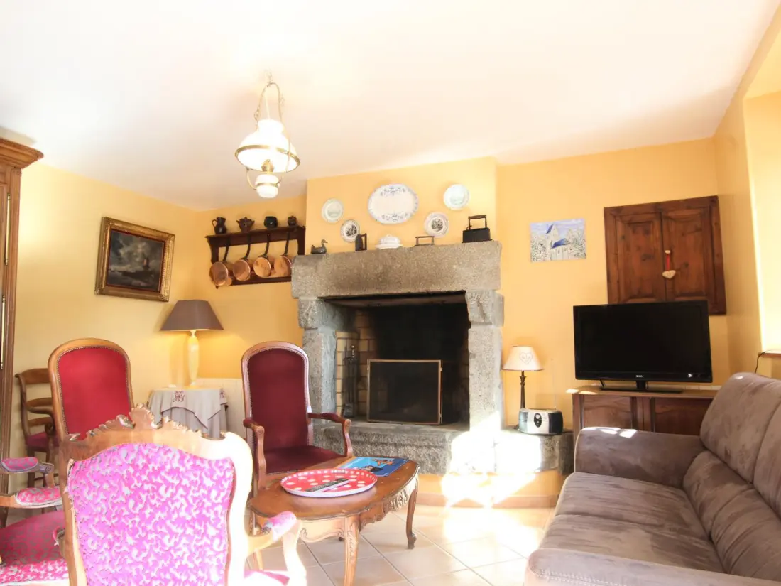 Maison de Vacances ORVAL SUR SIENNE 2