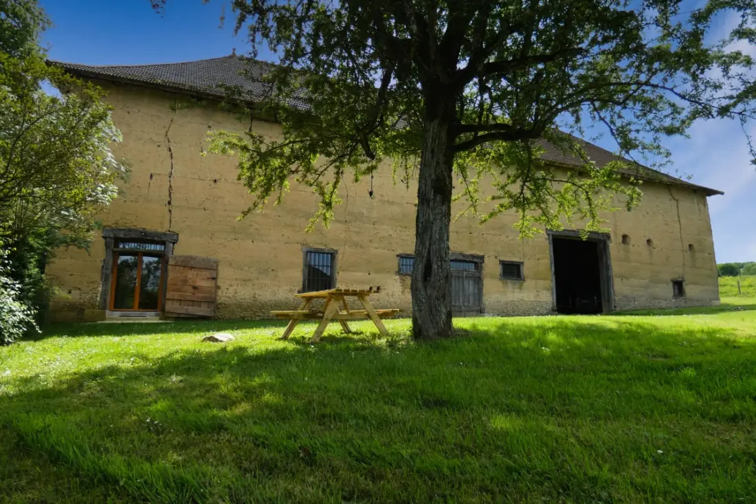 Résidence La Bergerie, Gîte De Charme Au Calme, Lac De Paladru