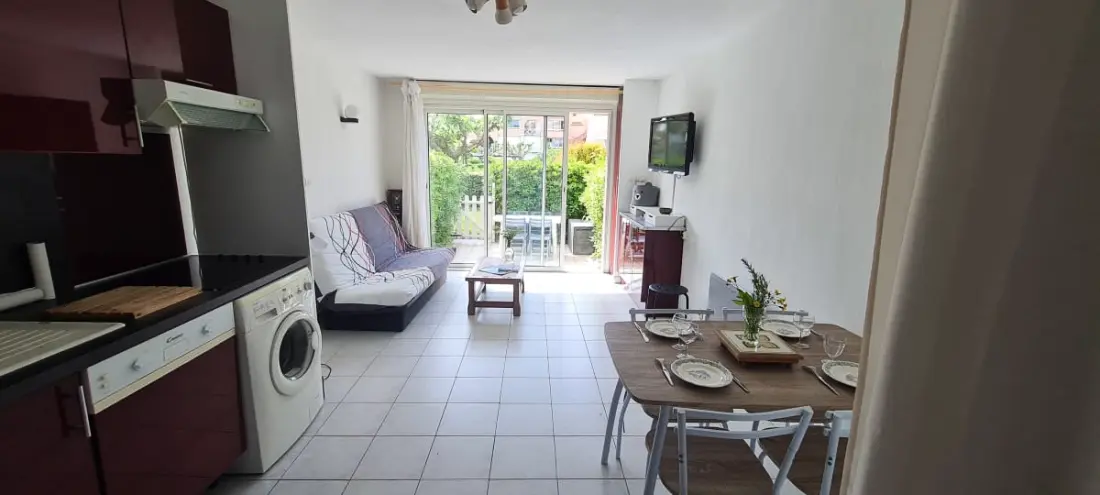 Appartement Avec Terrasse &amp; Piscine