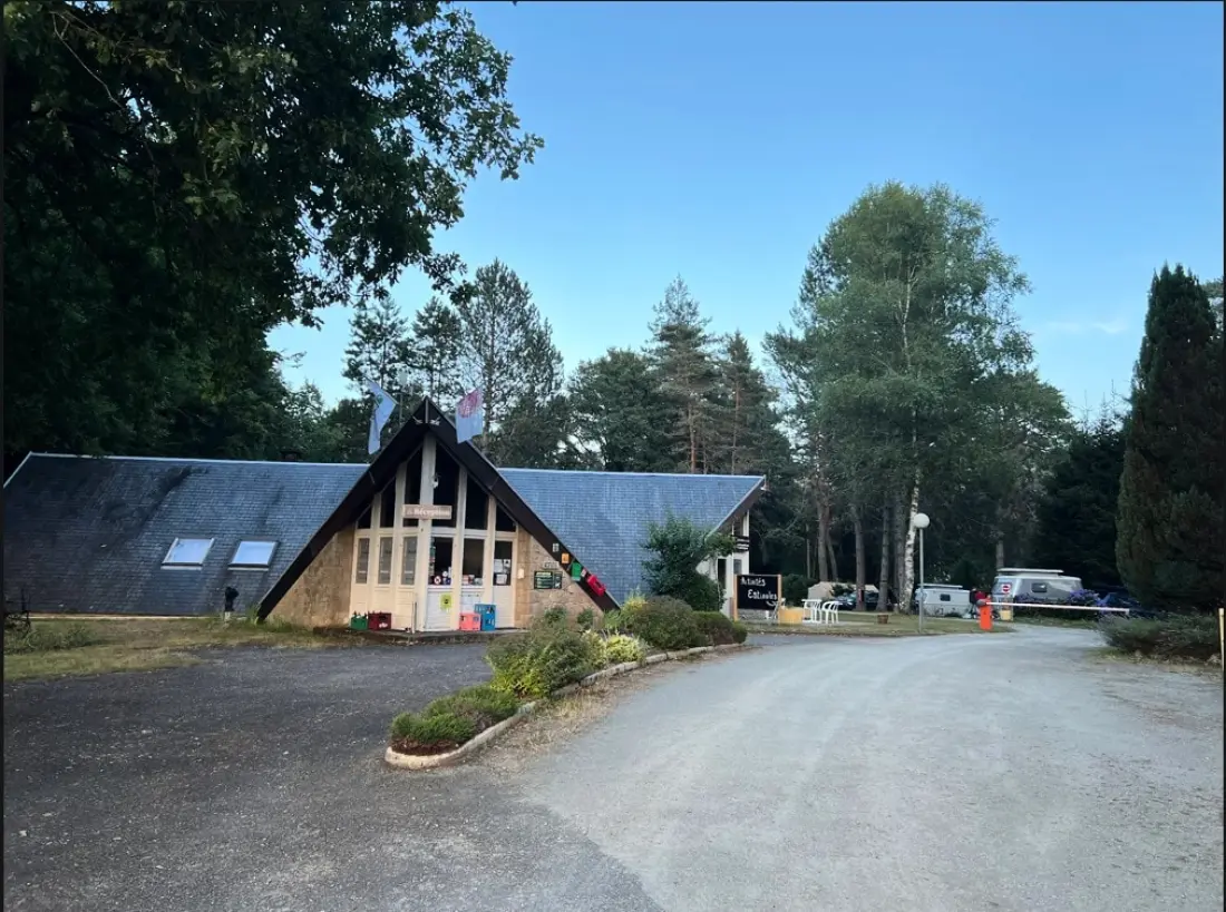 Camping Les Sapins de Correze 3 étoiles★★★