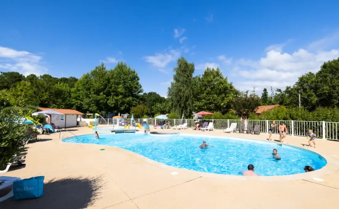Camping Romanée La Forêt Lahitte3 étoiles★★★